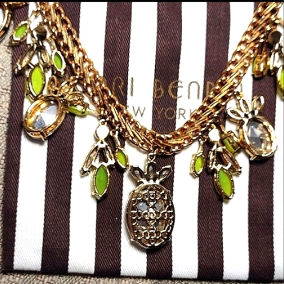 Henri 🍍Bendel Pineapple Statement Necklace with Swarovski Crystals - Picture 8 of 16